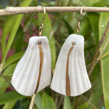 Load image into Gallery viewer, Flying