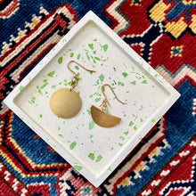 Load image into Gallery viewer, White square